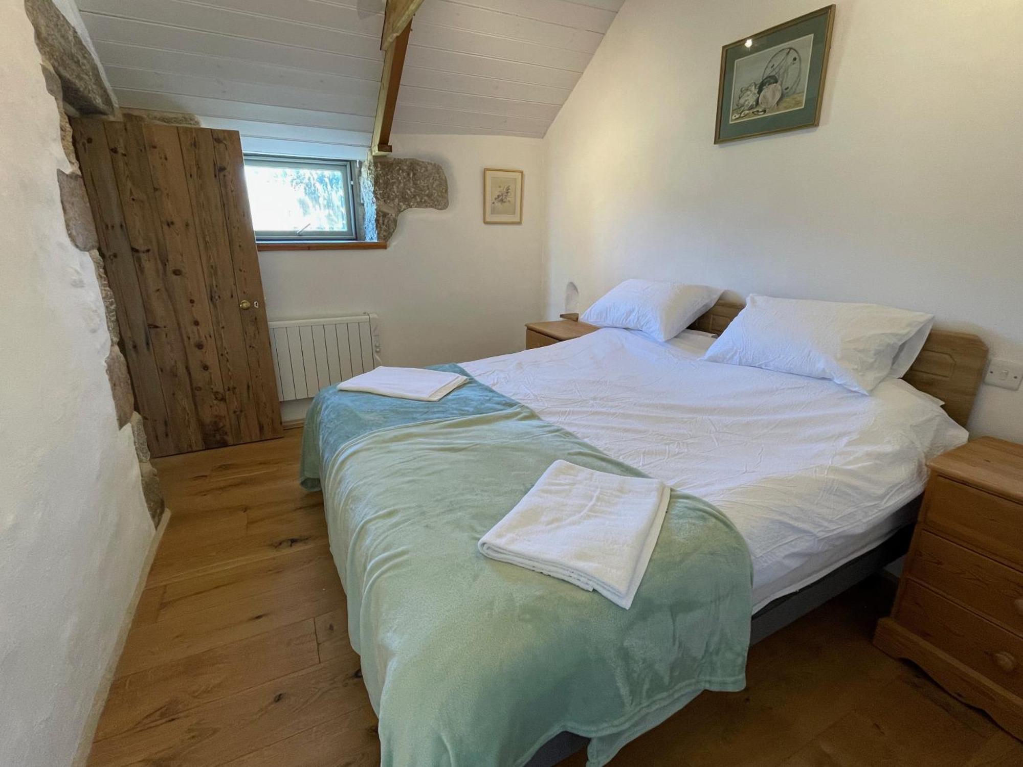 Trengothal Barn * Porthcurno