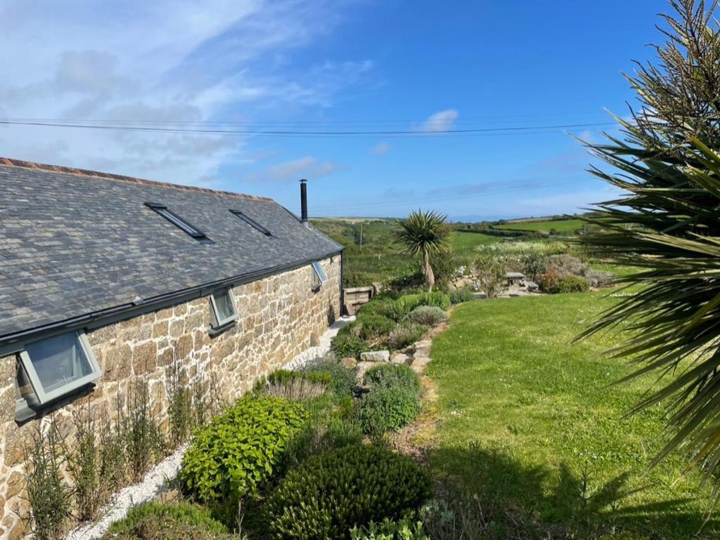 Trengothal Barn * Porthcurno