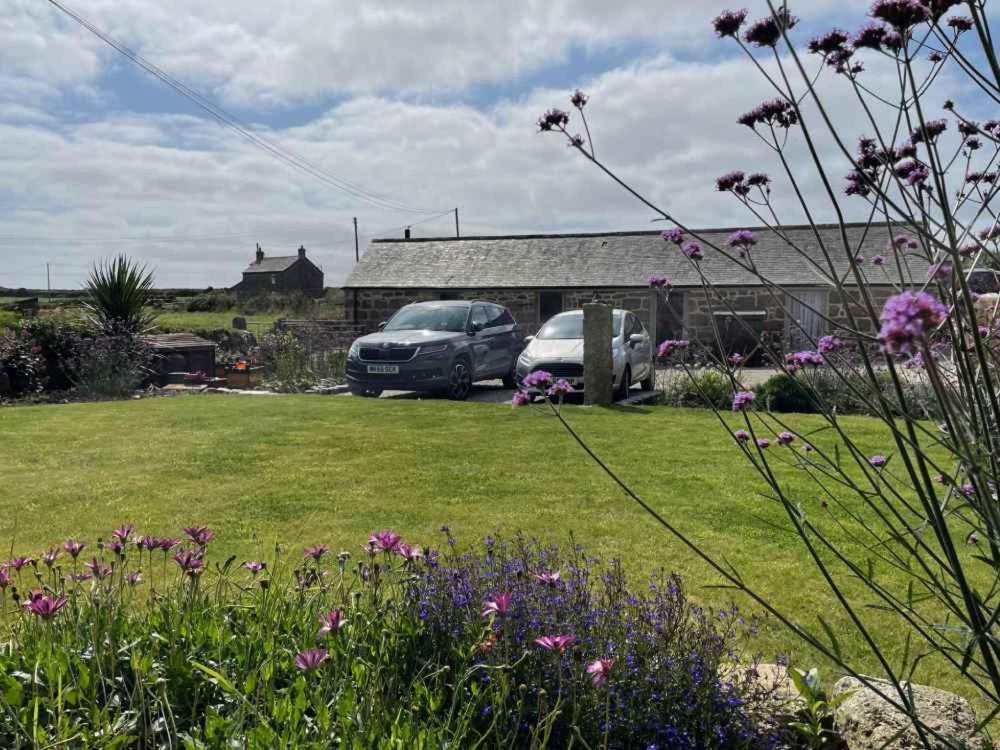 Trengothal Barn Apartment Porthcurno